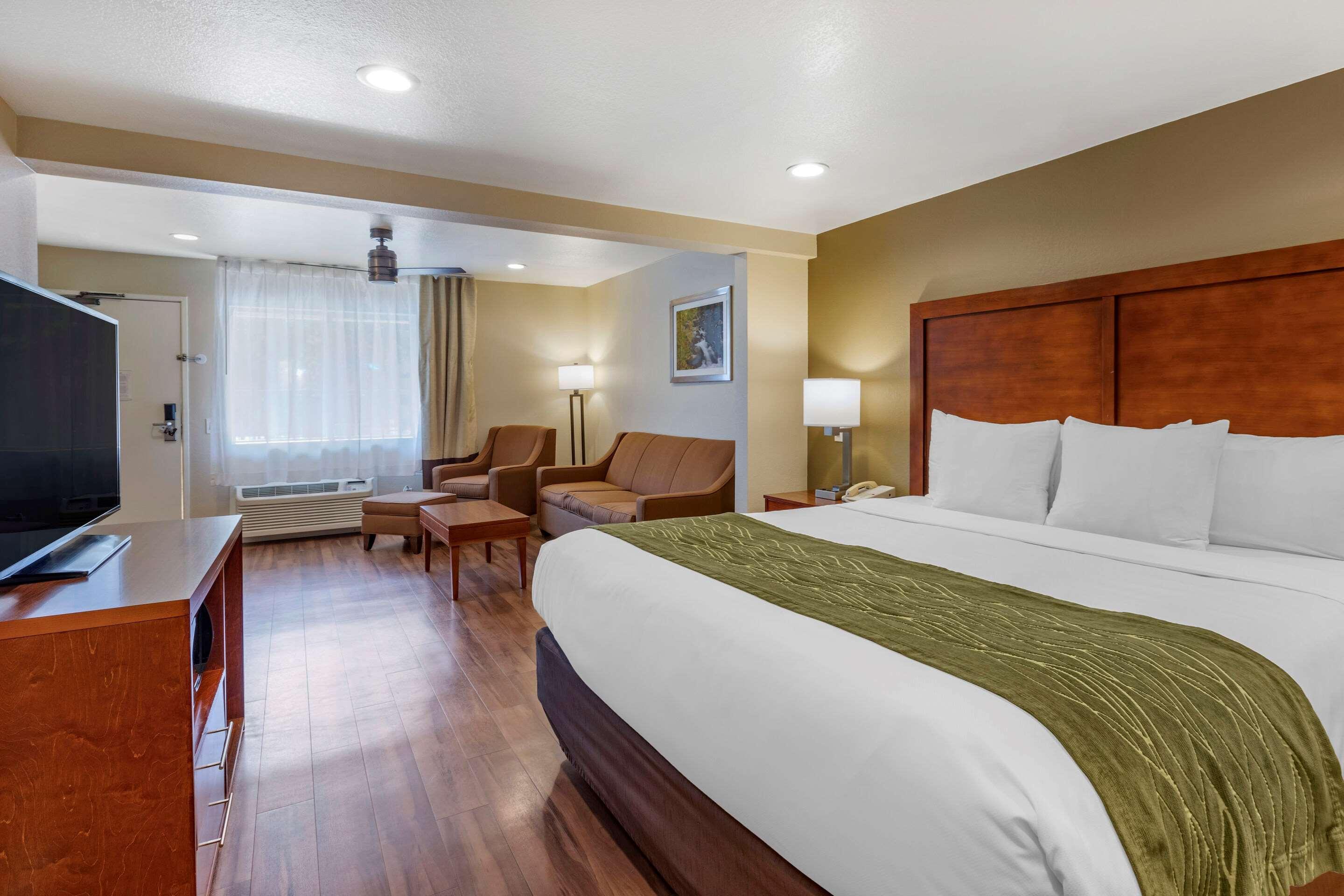Comfort Inn Бишоп Экстерьер фото